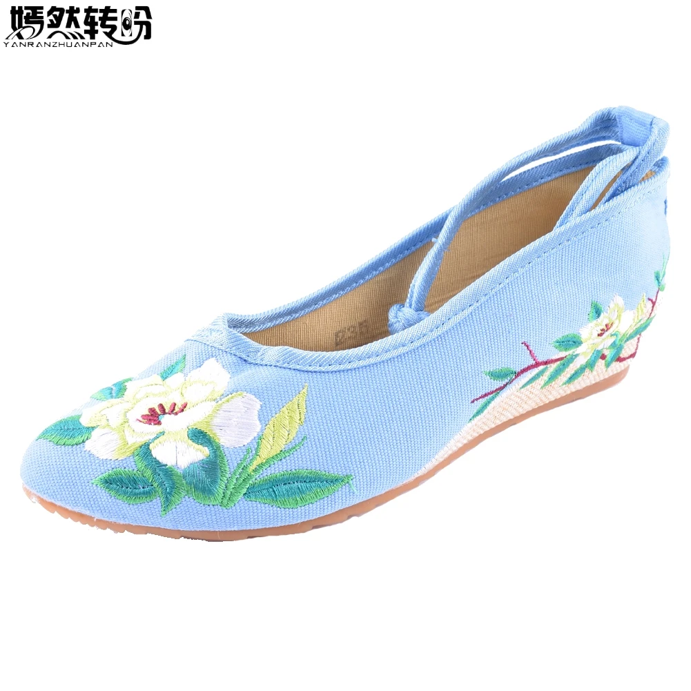 

Chinese Women Flats Shoes Ethnic Pointed Toe Old Beijing Canvas Floral Embroidered Single Dance Ballet Shoes Plus Size 41