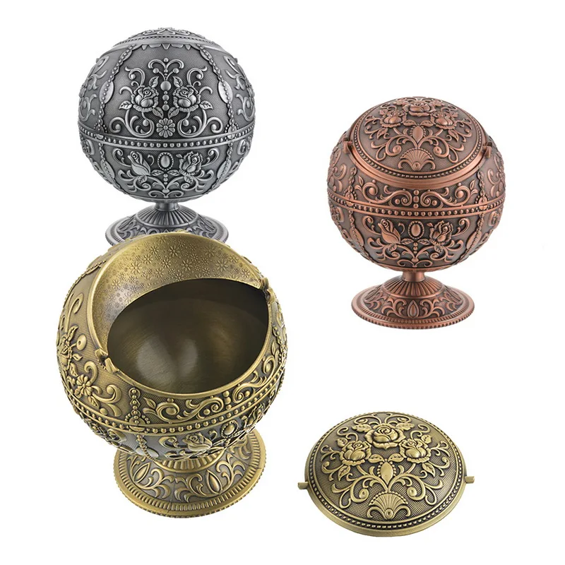 

1pcs Retro and Creative Metal Crafts Globular Globe Decoration with A Covered Ashtray In The Living Room Gift