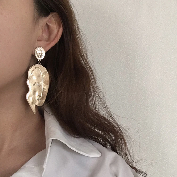 

Metal Hyperbole Round Dsic Clip Earrings Without Piercing Statement Geometric Abstract Art Human Face Clip Earrings No Pierced
