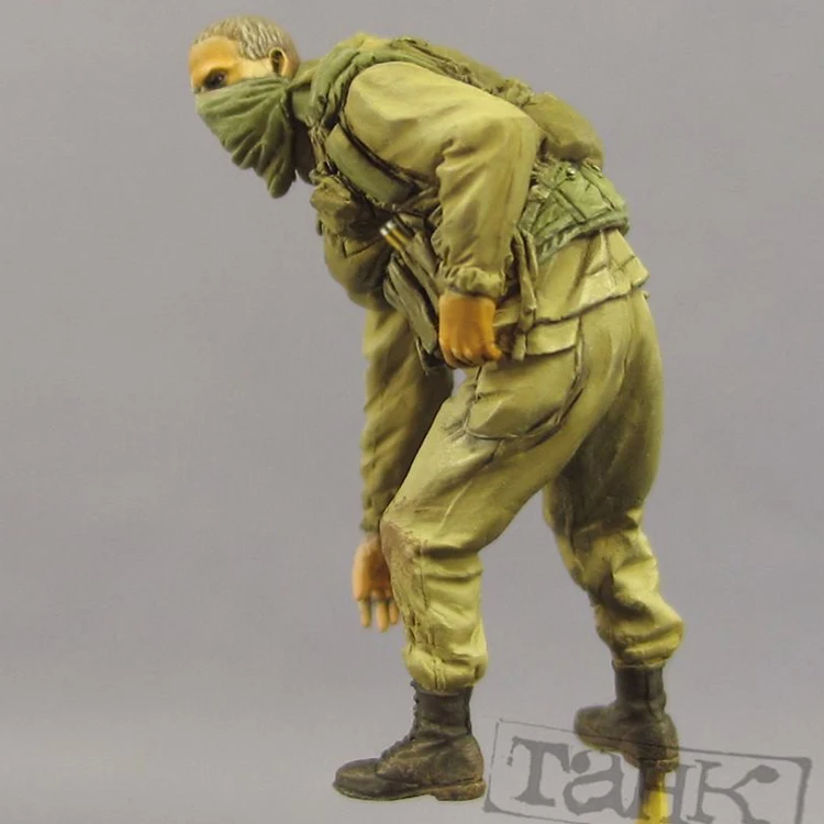 Солдат спецназа GRU 1/35 с SVD солдат из смолы GK военная тема Второй мировой войны