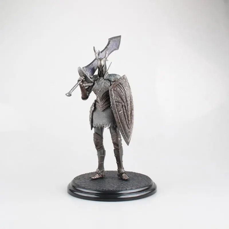 

20cm Game Dark Souls 2 Warrior Black Knight Big Sword Shield Top Games PVC Ation Figure Model Collectible Toys