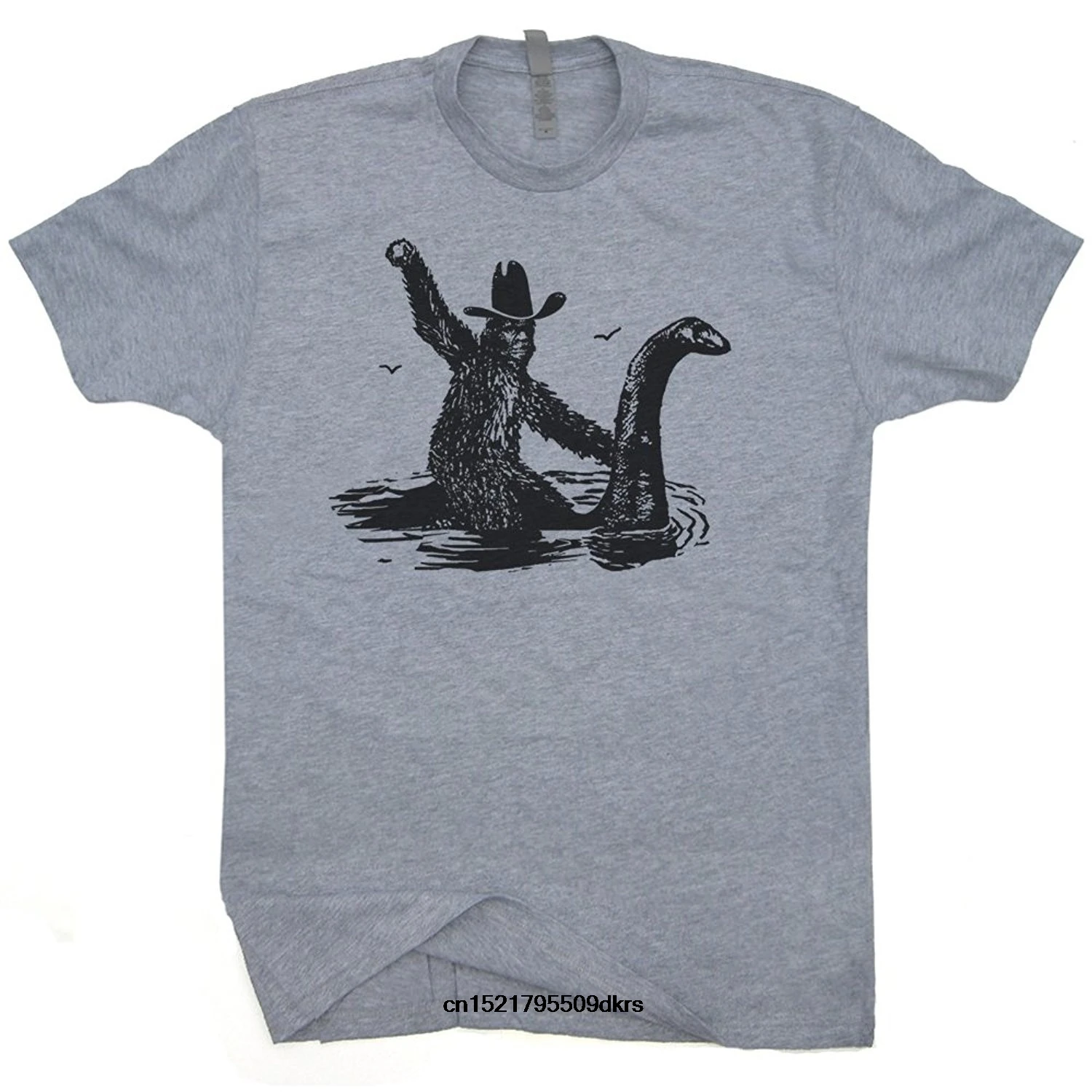 Мужская футболка Bigfoot Riding On Nessie Loch Ness с изображением монстра Sasquatch новинка wo men |