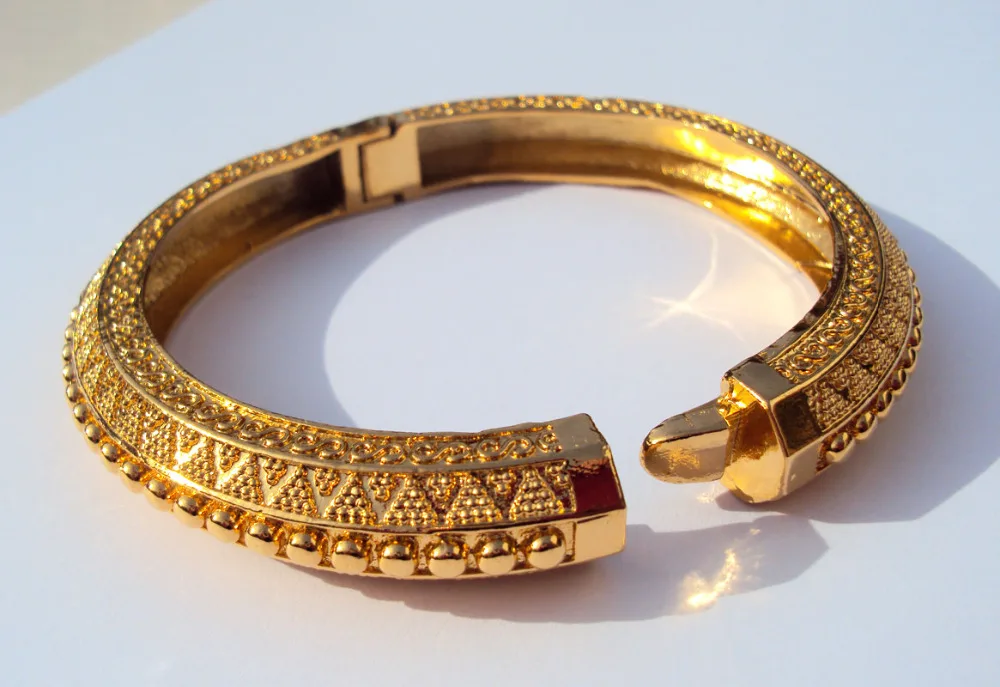 

CARVE 24K THAI BAHT YELLOW SOLID GOLD FINISH JEWELRY BANGLE BRACELET BA09