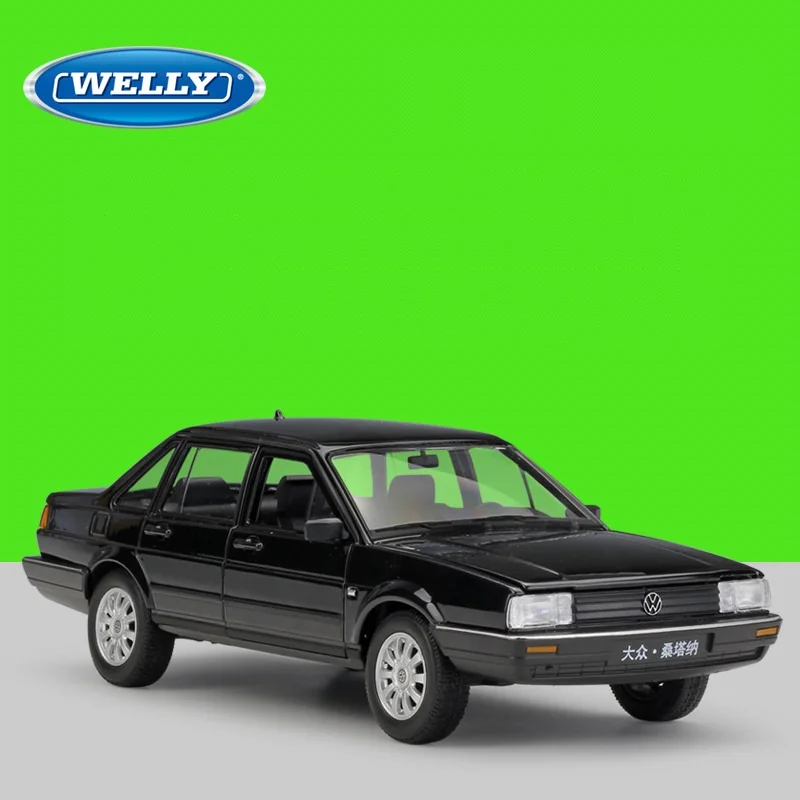 

1:24 Welly VW Santana white/black/red Diecast Model Car
