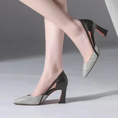 

Europe and the United States 2018 new leather women's shoes pointed thick with leather high heels hollow women's shoes