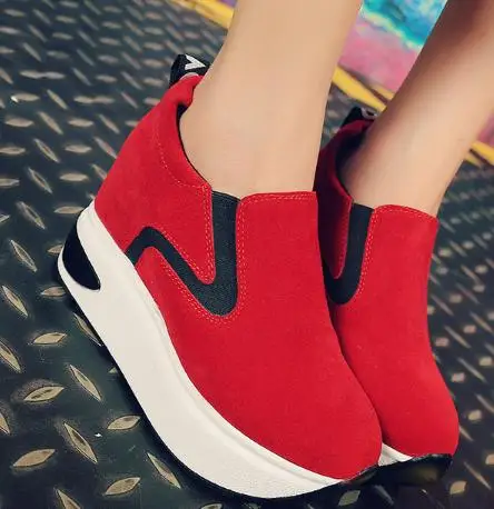 

2018 autumn and winter Korean version of the new low-cut sets of feet cake shoes round head increased height waterproof platform