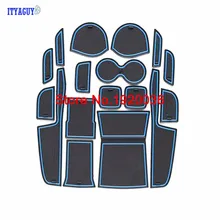 Car styling Puerta Ranura Ranura de Almacenamiento Apoyabrazos alfombrillas De Goma interior puerta pad taza para SUZUKI Vitara 2015 2016 con logo antideslizante