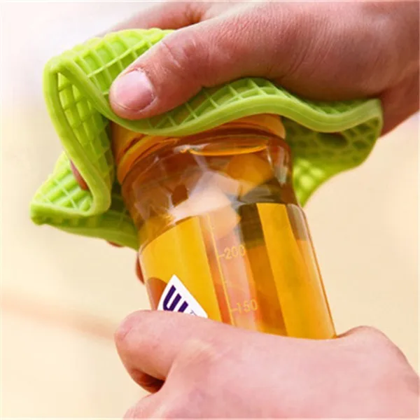 15-7-15-7-cm-Can-Be-Hung-Durable-Silicone-Round-Non-Slip-Heat-Resistant-Mat (2)