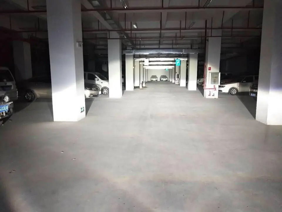 9461545958_1877229767