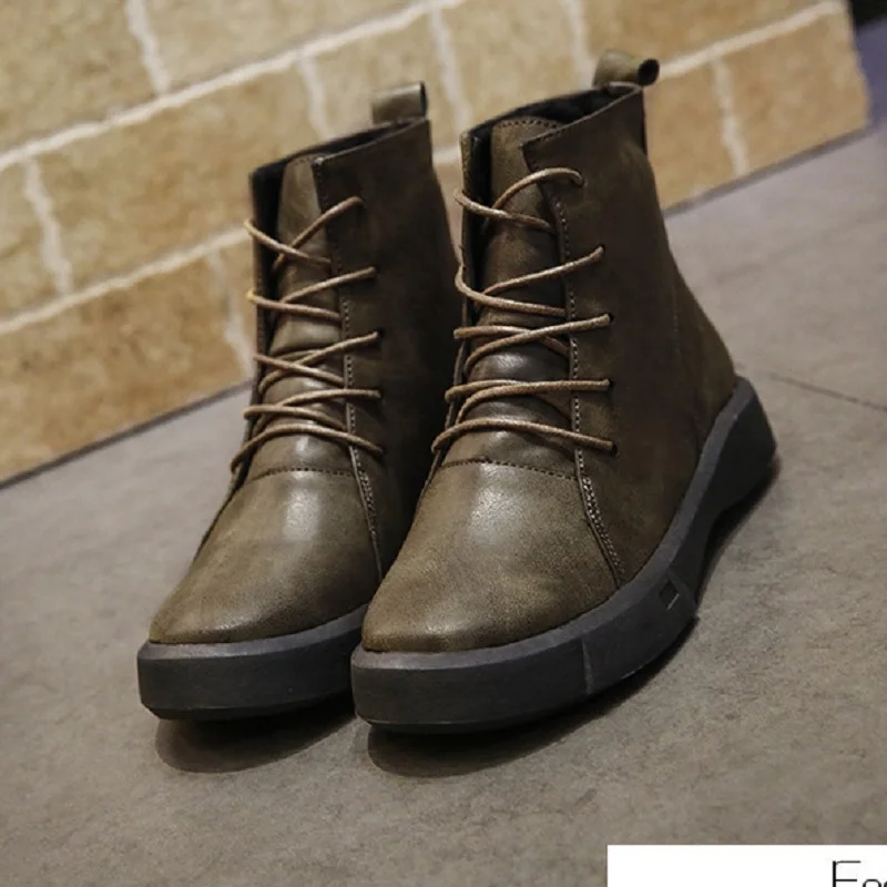 

2018 autumn new Korean version of the round head front tie flat-bottom comfortable ladies Martin boots army green ljj 1006