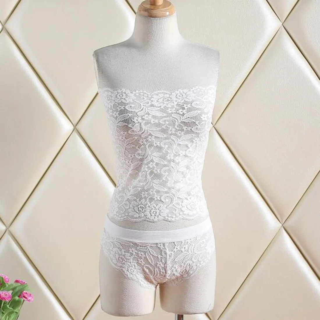

2019 Sexy Breathable Solid Color Incredible Erogenous Underwear Hot Selling Mujer Women Lace Tube Top Briefs Underwear Set