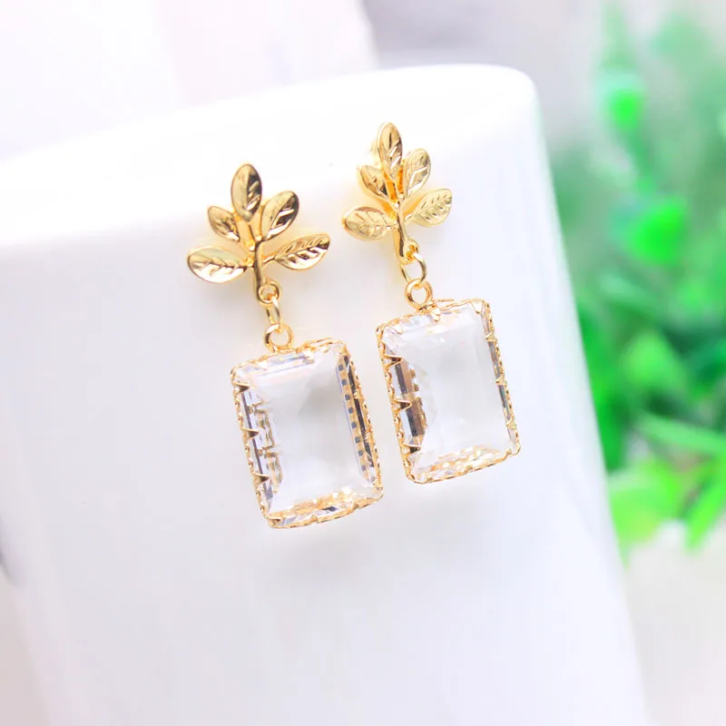 

Shiny Side New Women's Fashion Brand Jewelry Clear Acrylic Geometric Stud Earrings Gift Flower Earrings Free Shipping