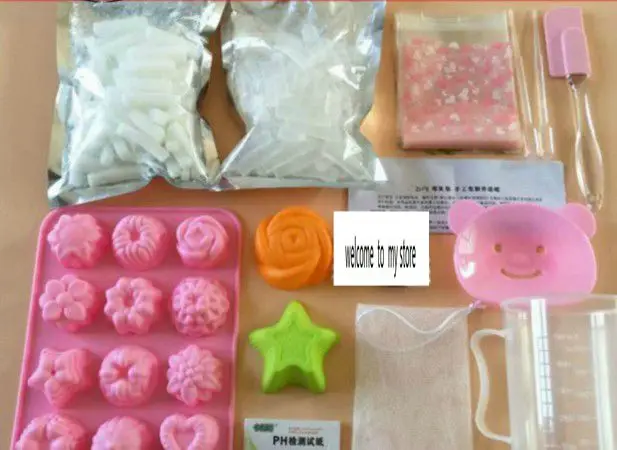 

DIY Handmade Soap Set with Transparent and White Raw Materials Soap Base Soap Mould Soap Package