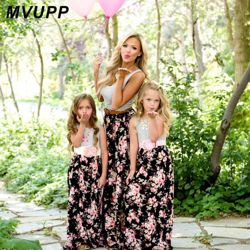 Одежда для мамы и дочки детское платье для мамы в полоску с розами, платье для мамы и дочки Семейный комплект одежды