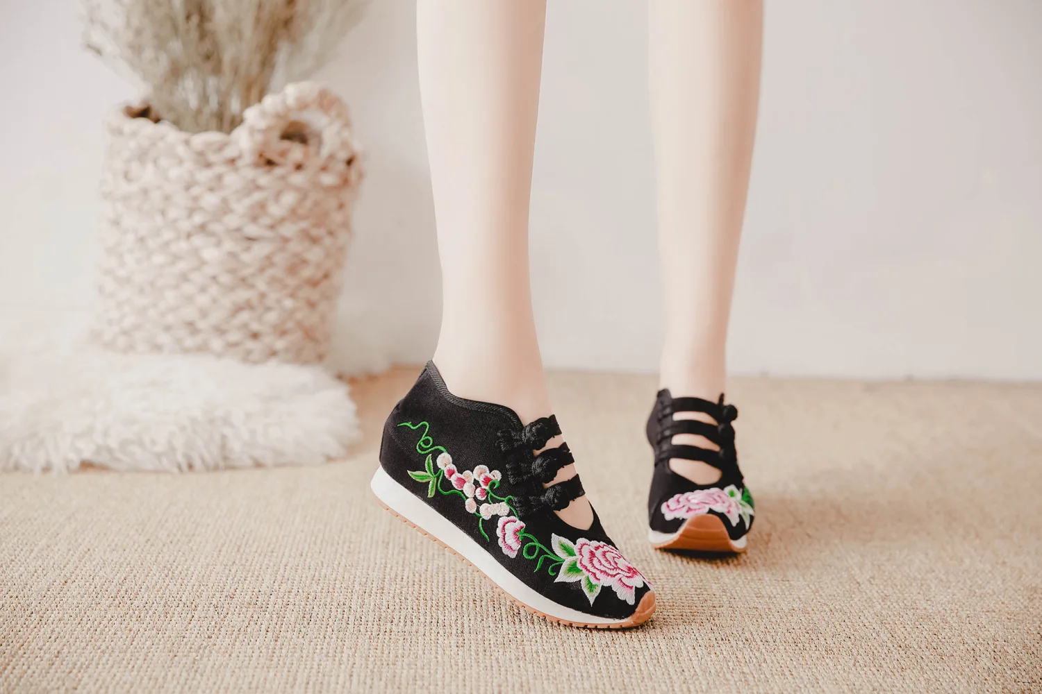 Женская обувь с цветочной вышивкой лотоса; парусиновая обувь для путешествий в китайском стиле на шнуровке; Повседневная хлопковая обувь на платформе; женская обувь; sapato feminino - Цвет: 18