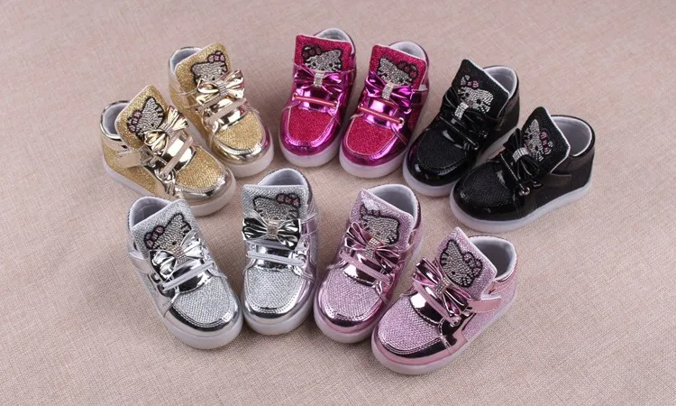 Мультяшный светодиодный свет от 1 до 10 лет детская обувь для девочек модные короткие ботинки детская повседневная спортивная обувь светящиеся кроссовки