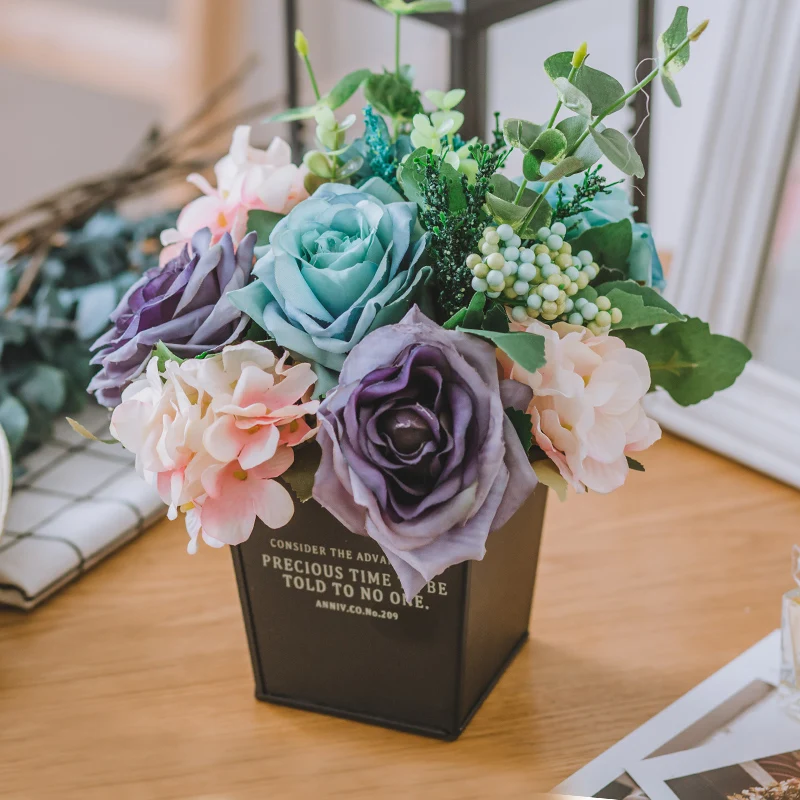 

Ins Nordic Silk Flowers Set Table Flower Small Head Artificial Rose Glass Black Vase Set for Desk Office Top Quality Flower Set
