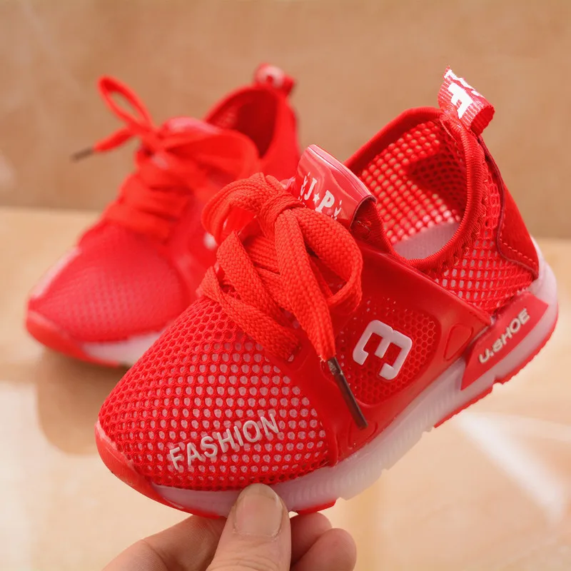 Летняя детская повседневная обувь; Светодиодный свет; дышащие детские кроссовки; светящаяся модная обувь для мальчиков и девочек; нескользящая Мягкая обувь для бега - Цвет: Красный