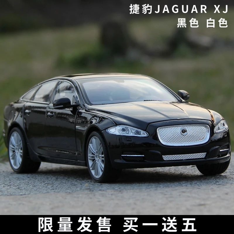 

Die-cast Metal Vehicles 1:24 Car Models Coche mkd3 Scale Simulation Auto Toys for Children 2010 Jaguar XJ XF
