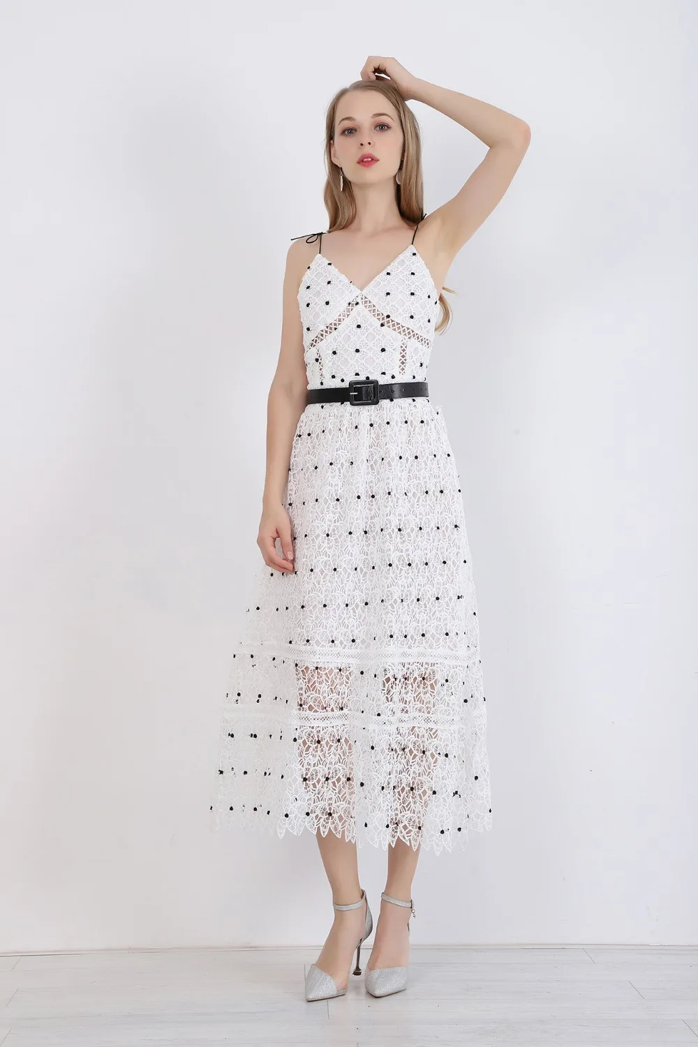 Женское винтажное платье на бретельках, платье из высококачественной ткани, с открытой спиной, на поясе, стильный подиумный наряд, сексуальная модель на лето
