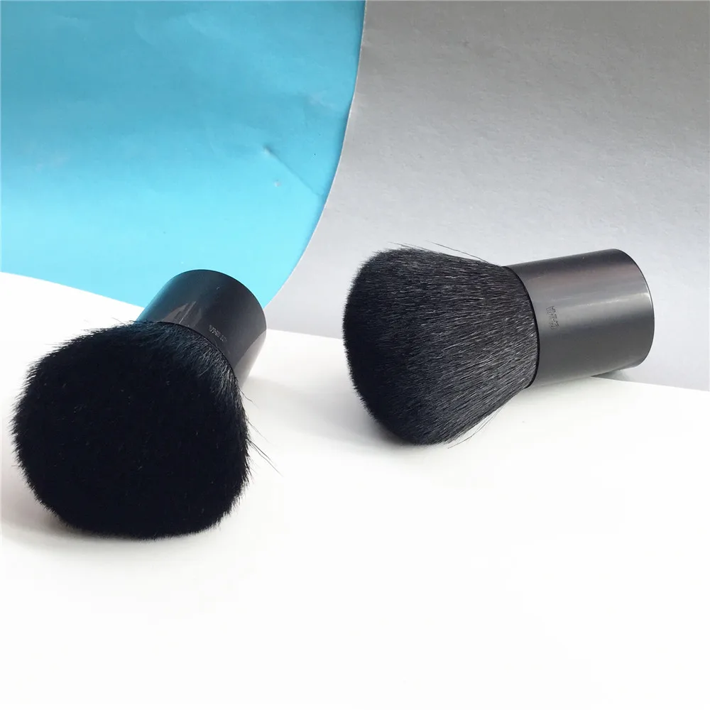 MAC 182 Buffer Brush _ 1