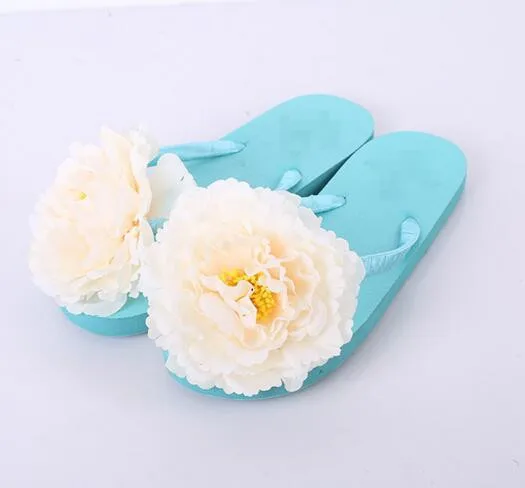 Шлепанцы женские пляжные Симпатичные сандалии с желтой камелией плоские