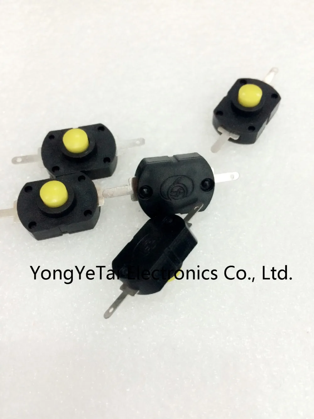 

Flashlight glare control switch micro switch button switch button T-1413-YK 2 feet flat feet free shipping