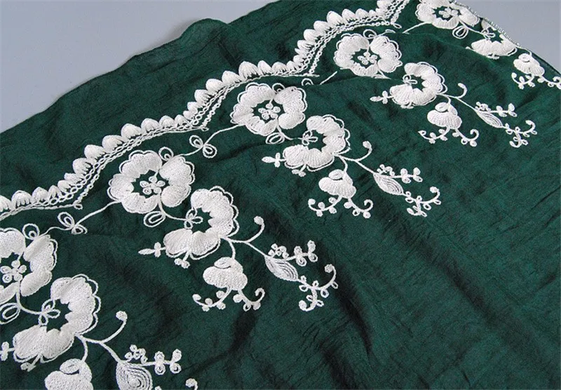 2605327858_176986948