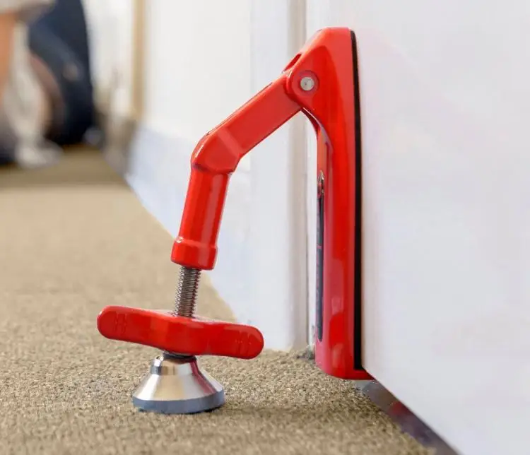 doorjammer-portable-door-lock-1235