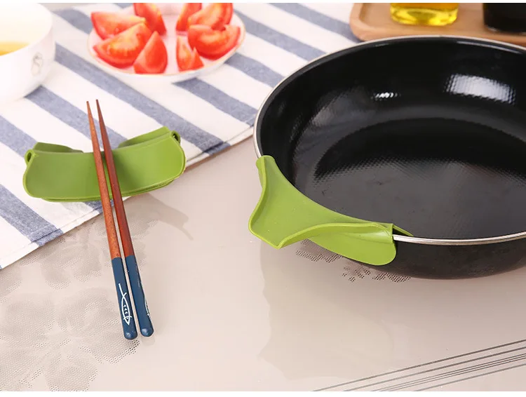 Details about   Kitchen Anti-spill Gadgets Silicone Slip Pour Soup Spout Funnel For Pots Pans 