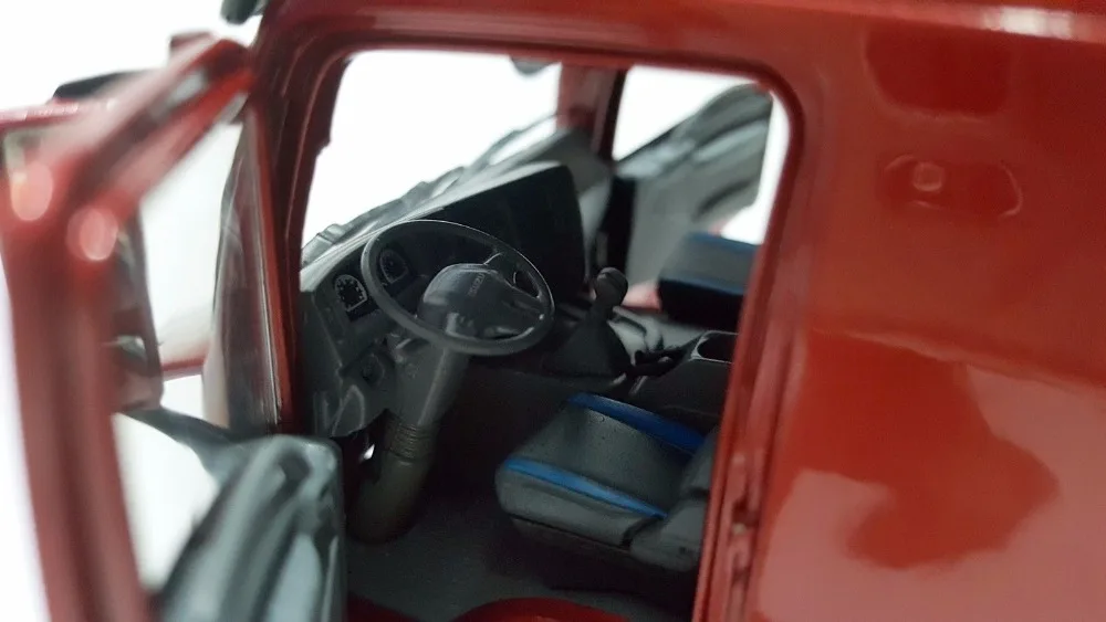 Игрушечная модель из коллекционного сплава подарок 1:32 весы ISUZU GIGA VC61 для трактора