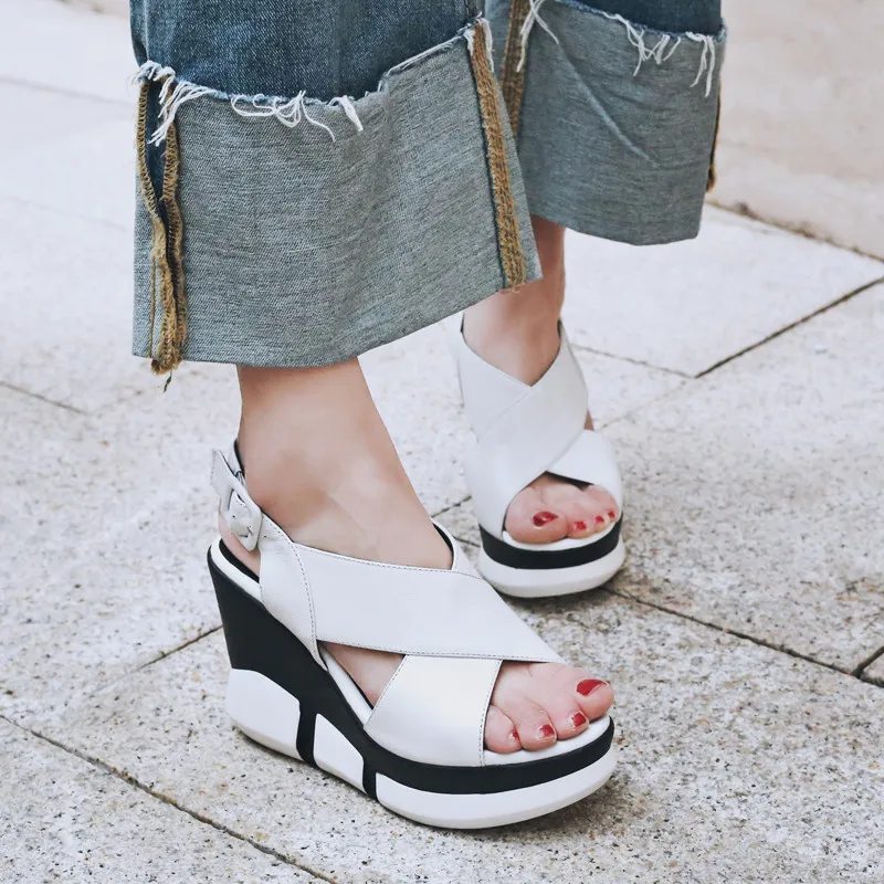 

YMECHIC Woman Sandals 2019 Summer Genuine Leather Wedges Shoes Cross Strap Peep Toe Platform Gladiator Sandals Women Black White