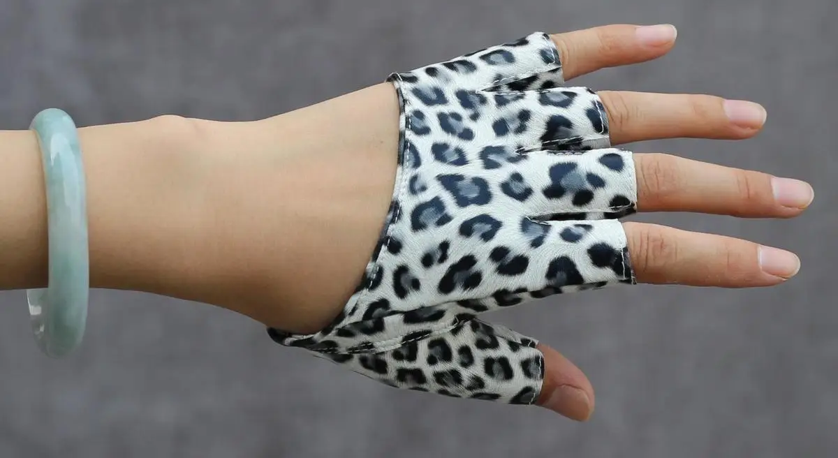 LANMREM женские перчатки на ладони и половину пальцев из искусственной кожи модные Универсальные перчатки YE932