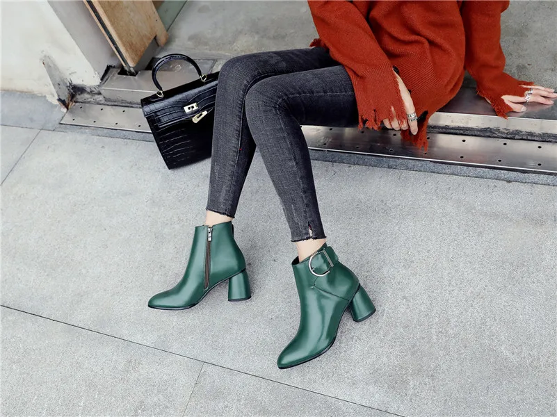FEDONAS/женские ботильоны из высококачественной натуральной кожи; короткие ботинки с плюшевой подкладкой; теплые зимние женские туфли с пряжками; офисные туфли-лодочки