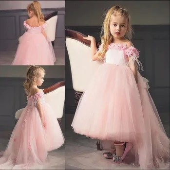 

High Low Pink Tulle Flower Girl Dress with 3D Floral Appliques Feathers Crystals Off Shoulder Backless Customized Pageant Gowns