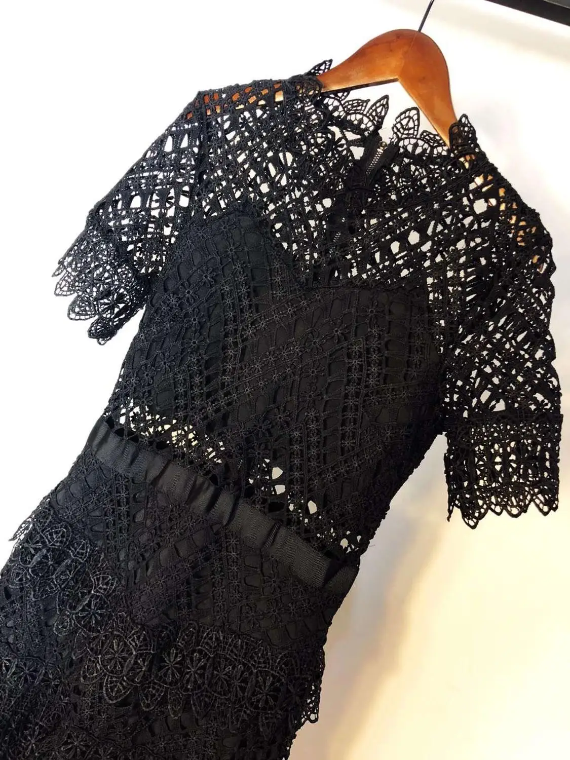Robe Designer Dames Vintage Nouveau Noir Portrait 2019 Auto Robes D'été Élégant Sexy Longue Ruches Dentelle Échancré En Maxi wREqqXfrx