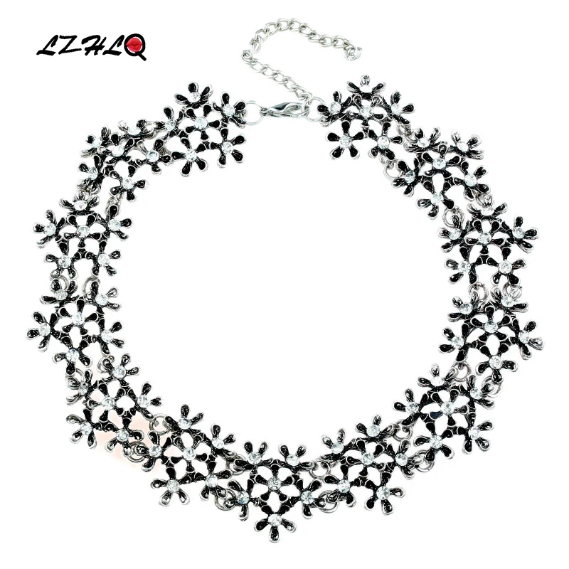 

Vintage Hollow Flower Rhinestone Choker Necklaces Fashion Women Metal Plated Short Clavicle Necklace Jewelry Accessories