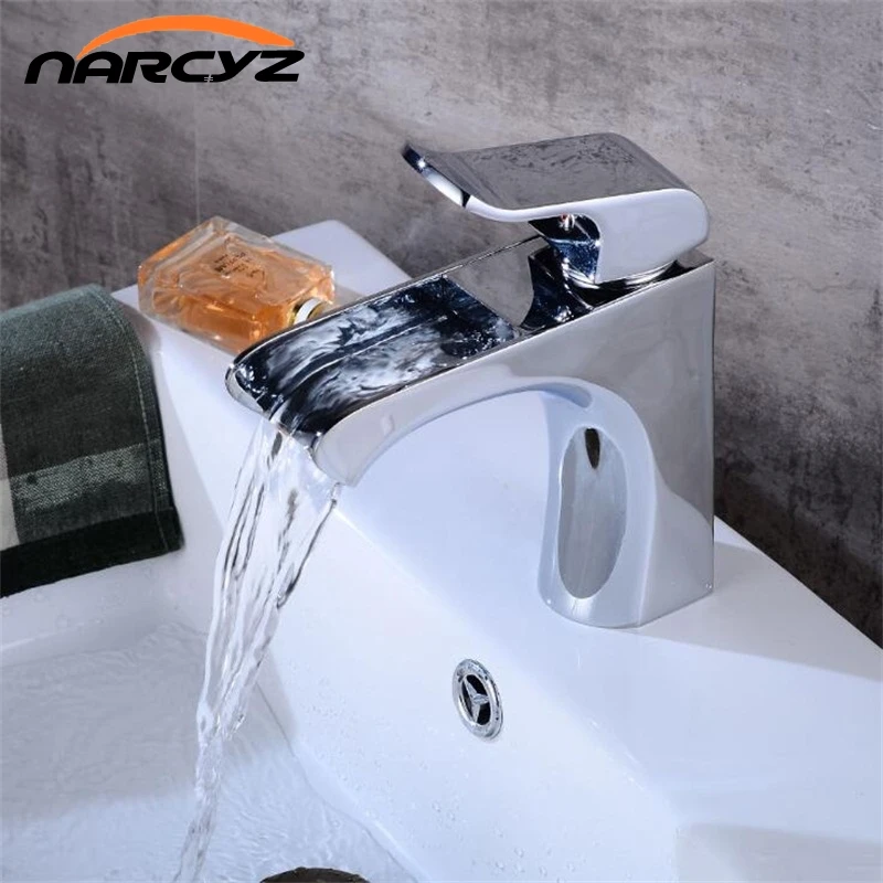 جديد حوض الحنفيات الكروم النحاس شلال حمام صنبور صنبور وحيد مقبض سطح مربع الغرور بالوعة الحمام خلاط XT529