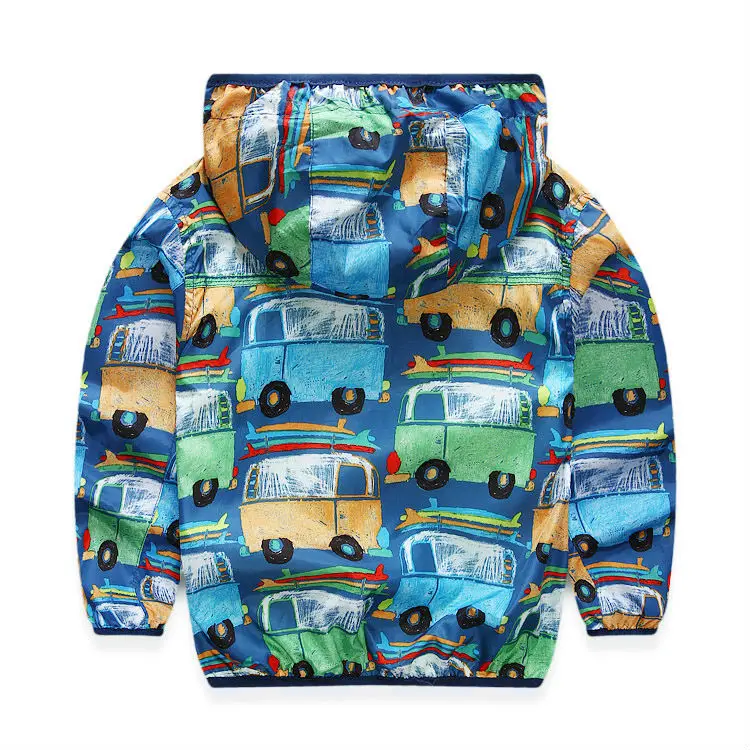 Куртки для маленьких мальчиков; детская верхняя одежда и пальто с капюшоном и принтом машины; детская ветровка; водонепроницаемая одежда для детей 2-8 лет