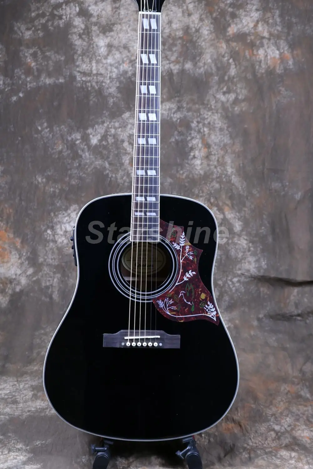 

Starshine 6 Strings Acoustic Guitar ZZ-HMB Fishman 101 EQ , Solid Top, Bone Nut&Saddles Humming Bird Pickguard Grover Tuner