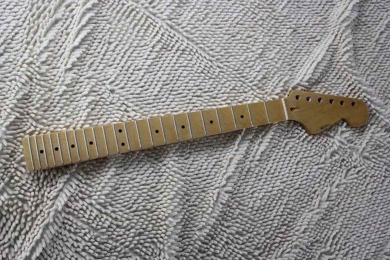

Canadian maple ST neck Scalloped Groove refers to the board Guitar Neck 22 fret nitro satin STRATOCASTER guitar neck Fingerboard
