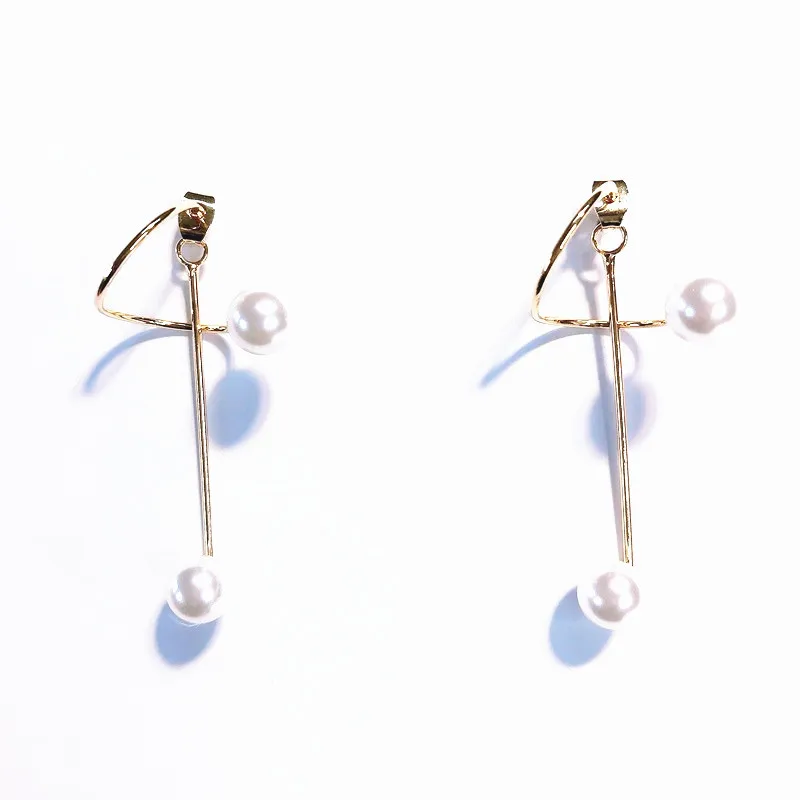 

Minimalist design metal pearl spiral earrings Cold light earrings irregular earrings female woman's gadgets