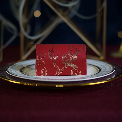 50 шт. Свадебная сувенирная и Подарочная коробка для конфет Новое поступление роскошное Золотое Тиснение темно-синий, бордовый красный золотой белый - Цвет: red