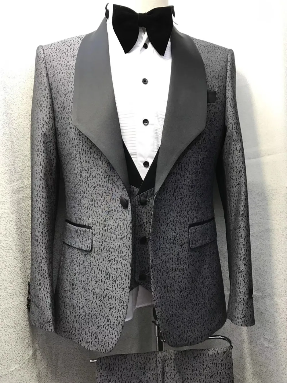 Mejor Promo Trajes De Boda Para Hombre Azul Marino Negro Gris Slim Fit 3 Piezas Esmoquin Novio Groomsman Host Stage Hombres Traje De Cantante Homme September 2020