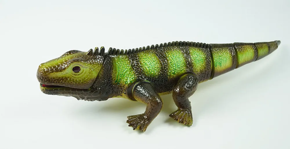 toy lizard that walks