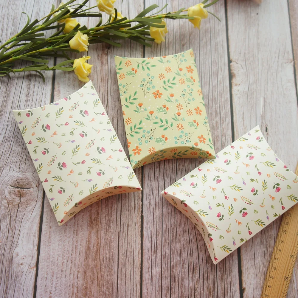 

10pcs Little Flowers and Leaves Candy Box As Small Gift Cookie Sweet Packaging Wedding Favors Baby Shower Birthday DIY Use