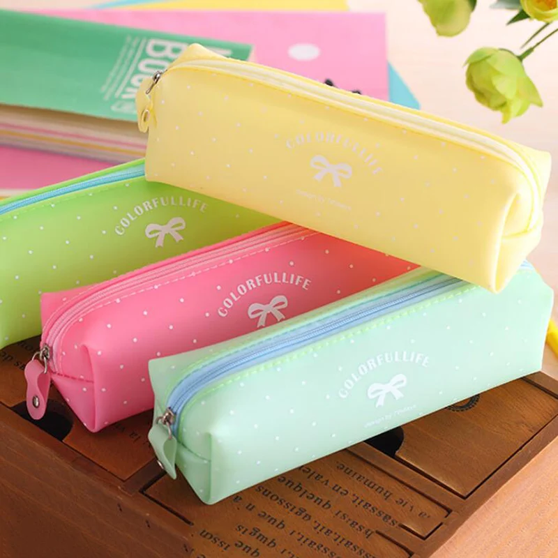 

Candy Color Silicone Pencil Case Waterproof Stationery Storage Organizer Bag Pen Bag School Office Supply Escolar 1Pc Snoopy Bag