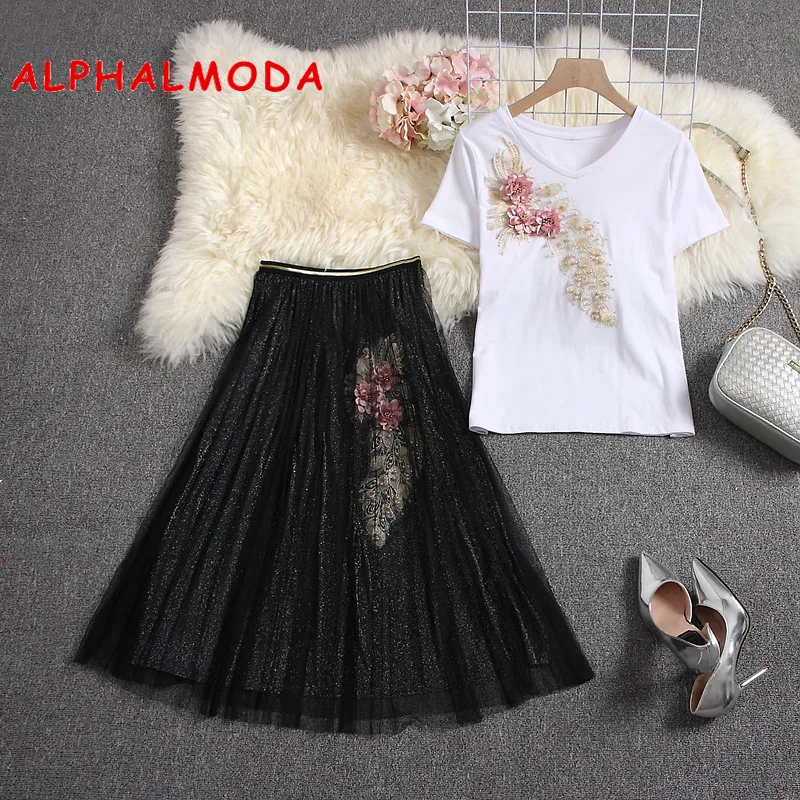 Женский костюм с юбкой ALPHALMODA футболка цветочной аппликацией и юбка до середины