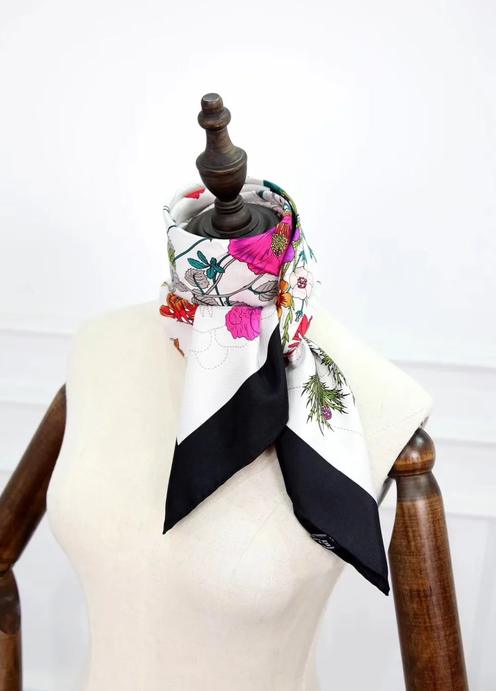 Новое поступление осень Весна цветочный принт 90*90 см квадратный шарф шелк саржа ручная работа рулон Шаль Обертывание для женщин леди