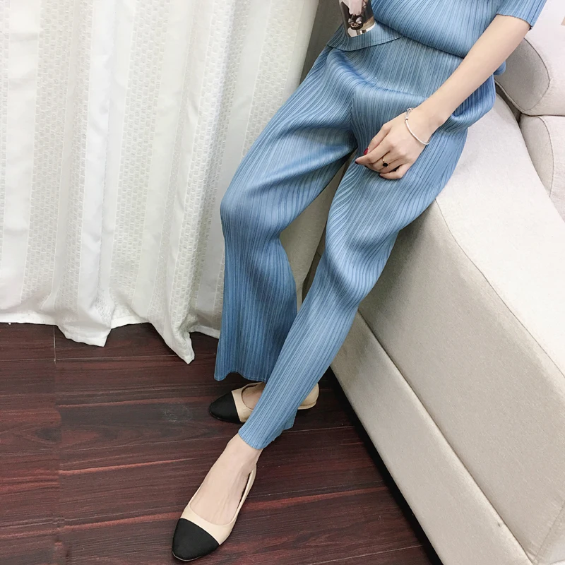 

Miyake folded basics BLACK GREY simple straightforward pants casual straight pants pleats legs straight free shipping